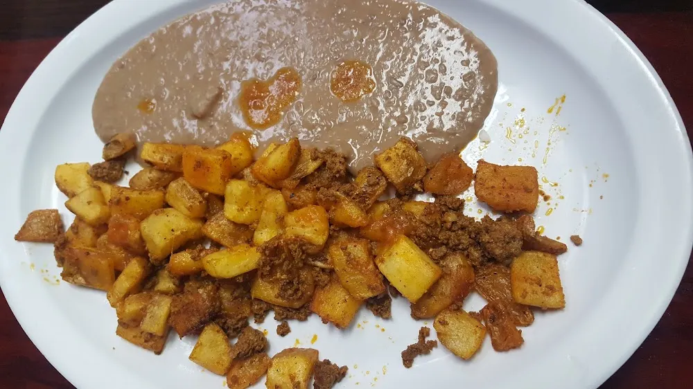 Papa Con Huevo N Beans